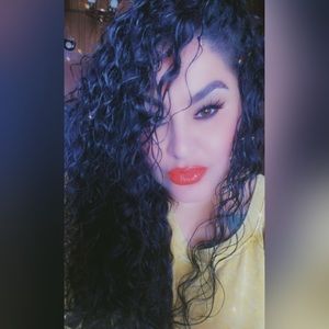 Meet your Posher, Tita